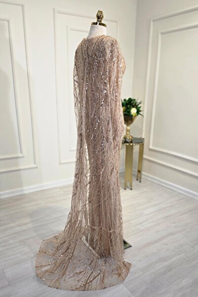 Yonca Moda Evi Gold Boncuklu Yırtmaçlı Pelerinli Abiye 1840