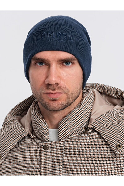 OMBRE Pánská pletená čepice s kulichem s vyšívaným nápisem - tmavě modrá V3 OM-ACWH-0120