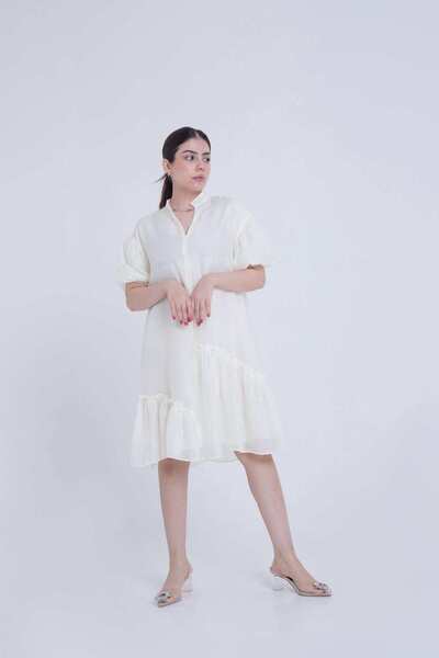 mica فستان قصير بكشكشة وأكمام منفوخة