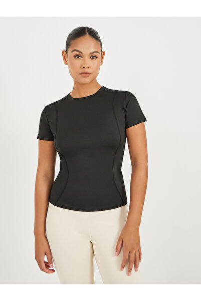 Styli بلوزة قصيرة الأكمام بتفاصيل غرزة