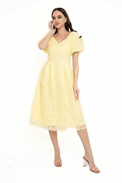 mica فستان ميدي أنيق بأكمام قصيرة منفوخة ومطرز