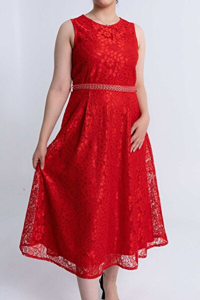 mica Sleeveless Midi Dress with a Fitted Waist and Round Neckline