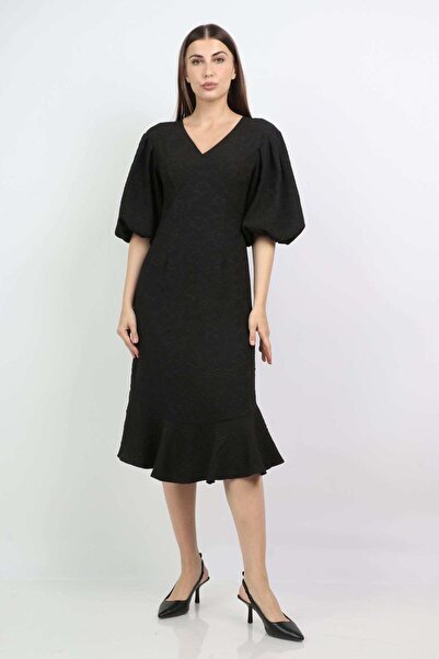 mica Classic Midi Dress with 7-Shaped Neckline and Short Sleeves