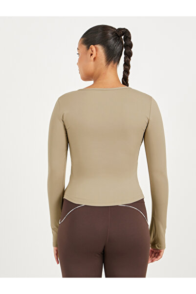 Styli Side Ruched Detail Long Sleeve Top