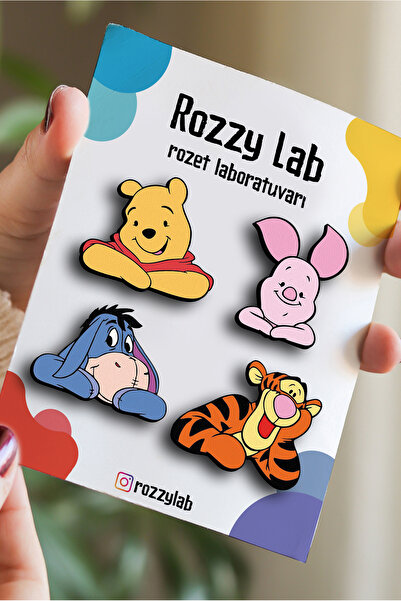 Rozzy Lab Winnie The Pooh 4lü Rozet Set - Piglet Tigger Too Tiger - Eeyore Eşek - Pinler - Yaka Çanta Aksesuar