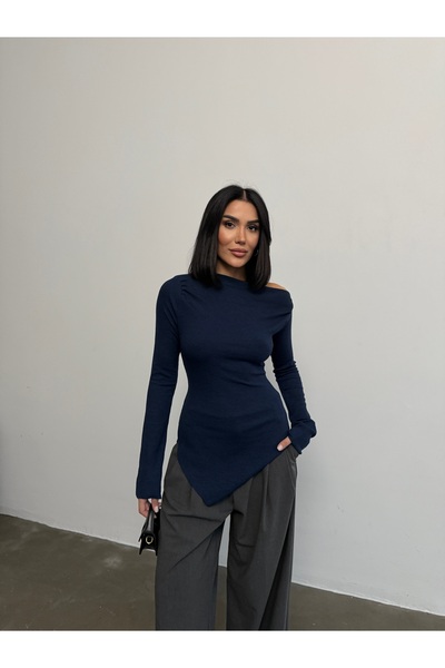 Ladima Жіноча темно-синя драпірована блуза з асиметричним коміром та лікрами
