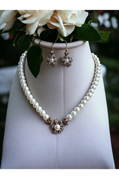 FAYRA ACCESSORIES Beyaz Kristal Taşlı Yonca Figür İnci Kolye ve Küpe Seti