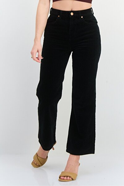 WRANGLER بنطلون نسائي من قماش مخملي بقصّة عادية، أسود