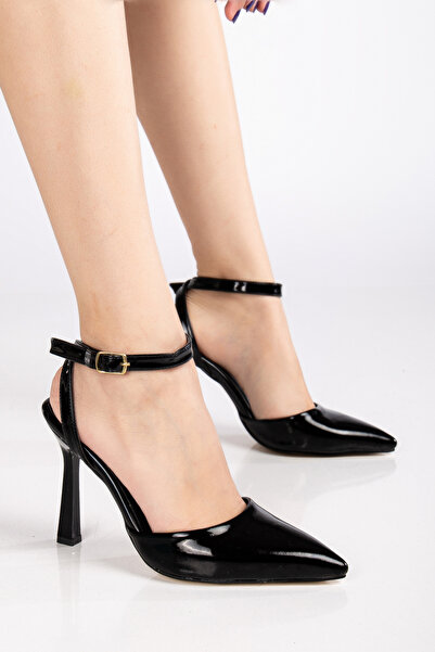 RİSSOLİ Дамски черни лачени обувки на висок ток с каишка отзад Rissoli