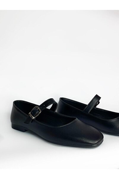 Büşra Sultan Ayakkabı & Çanta Kadın Siyah Tokalı Bantlı Balerin Babet