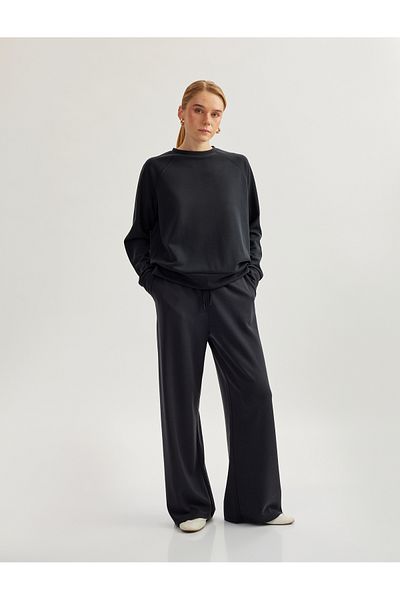 Koton Γυναικείο φούτερ Basic από ύφασμα Modal Relaxed Cut με μακρυμάνικο λαιμόκοψη