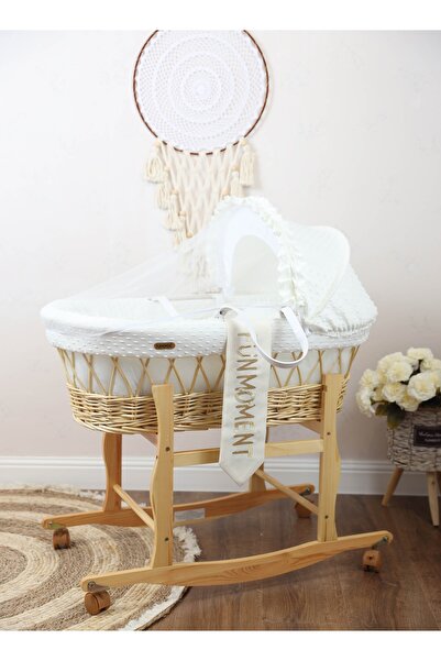 Fun Moment سلة موسى باللون الأبيض مع حامل خشبي على عجلات