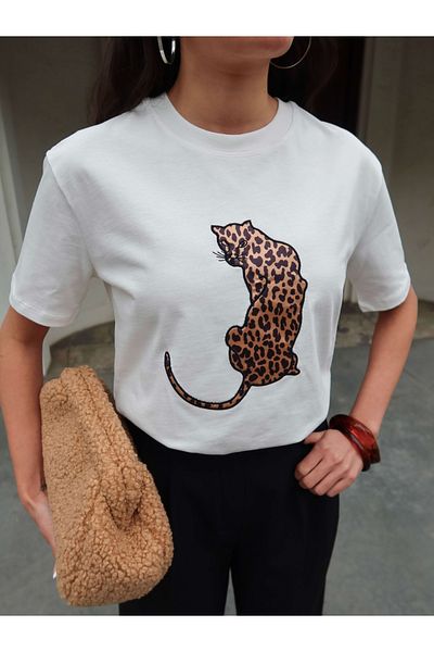 ESRAHELVACI Leo Embroidered Ecru T-Shirt