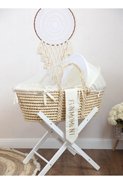 Fun Moment مهد سلة موسى مع حامل خشبي قابل للطي باللون الأبيض