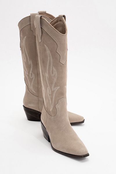 LuviShoes Γυναικείες μπότες Western PIETRO Beige από γνήσιο δέρμα σουέντ