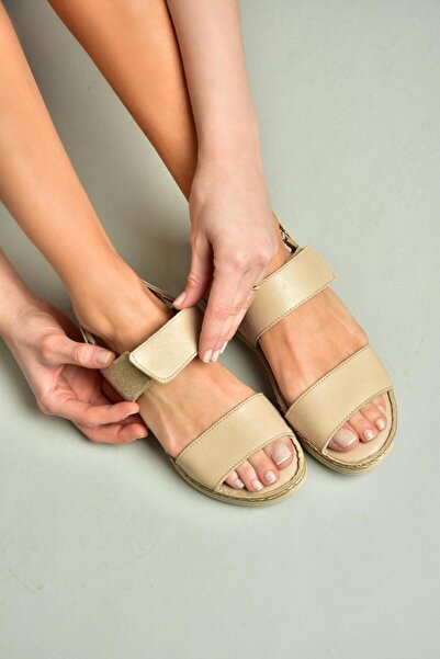 Fox Shoes U555240603 Bej Hakiki Deri Kadın Sandalet