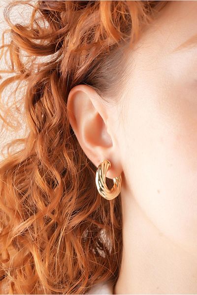 Çlk Accessories Xuping أقراط نصف قمر مقاومة للرمي بالليزر 35625