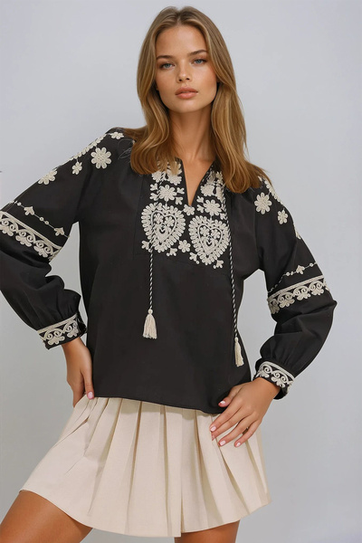 VAGGON Γυναικεία Μαύρη Μπλούζα με Κεντητό Γιακά Δικαστή