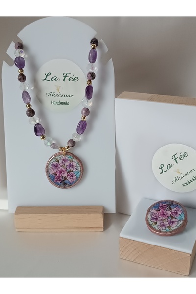 La fee aksesuar قلادة من حجر الجمشت الطبيعي على شكل زهرة، هدية للأمهات في عيد...