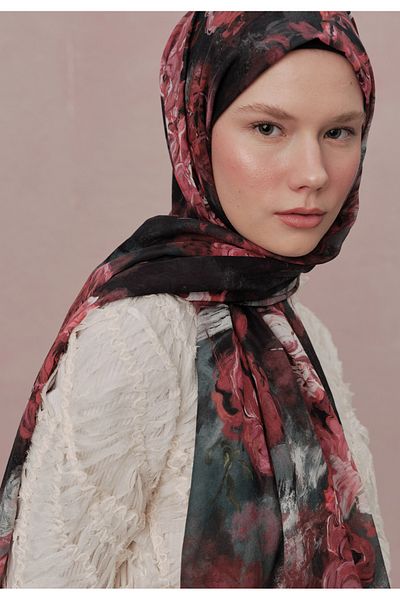 Fresh Love in Bloom Pattern Vual Shal Black