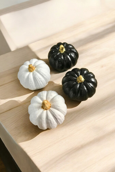 Eymen 4lü Minik Siyah Beyaz Balkabağı Dekoratif Biblo Seti