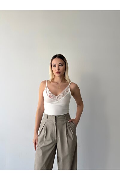 Somut istanbul Beyaz Askılı Dantel Detaylı Kaşmir Karışımlı Bluz Atlet