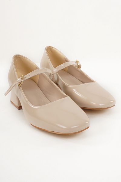 Eray Women's Beige Patent Leather Blunt Toe Belt Detailed Short Heel Ballet Shoes