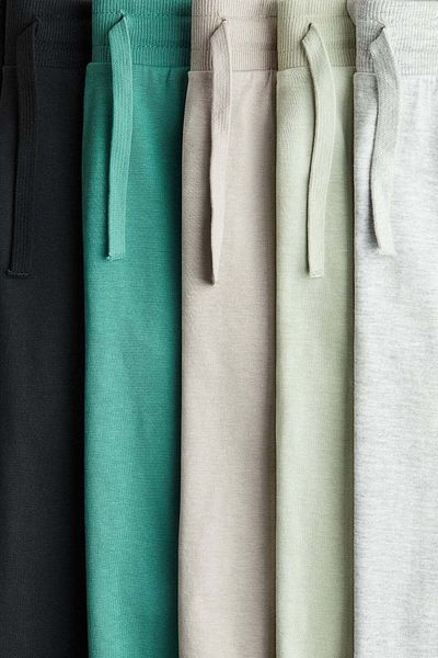 H&M مجموعة من 5 بنطلونات رياضية من قماش الجيرسي القطني