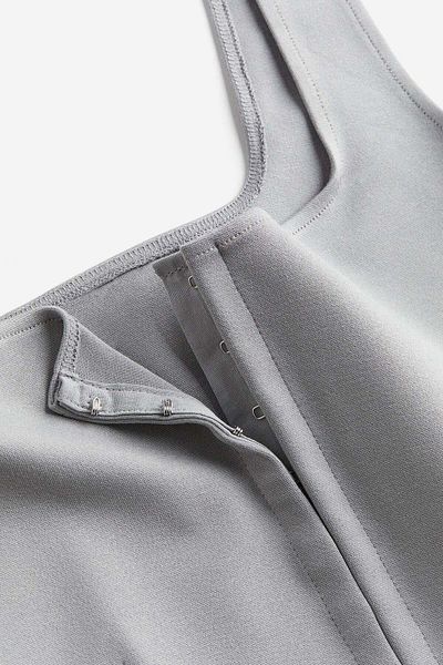 H&M بلوزة ذات رقبة مربعة