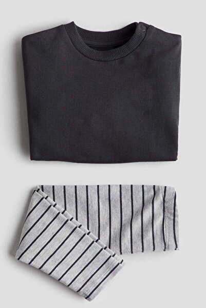 H&M 2-piece sweatshirt and leggings set