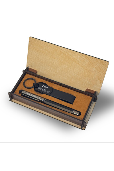 Marmara Creative Kişiye Özel Ahşap Kutulu İsimli Siyah Kalem & Deri Anahtarlı...