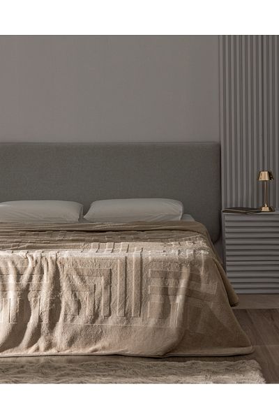 Madame Coco Clementine Mink Emboss Double Blanket - Beige