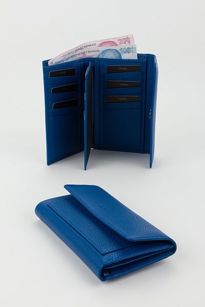 Fossil Boxed Genuine Leather Blue Medium Size Multi-Compartment Women's Hand Portfolio Card Holder Wallet