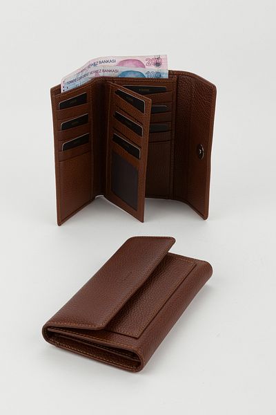 Fossil Boxed Genuine Leather Tan Medium Size Multi-Compartment Women's Hand Portfolio Card Holder Wallet