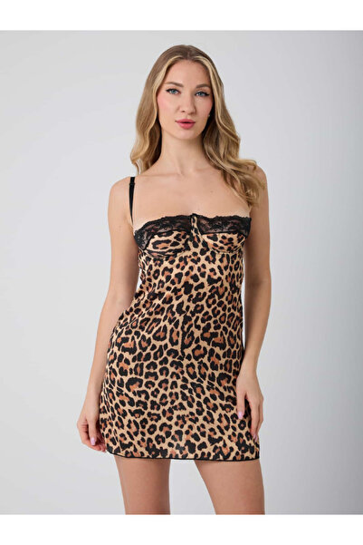 Shocks özgür ruhlara يمكن شراء ثوب نوم بتصميم الفهد باللون الأبيض للموسم الحلو