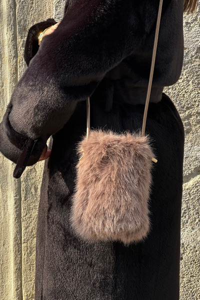 Mollycrush Kadın Askılı Peluş Kahverengi Çanta | Kürk Postacı Model