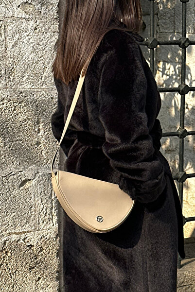 Mollycrush حقيبة كروس أساسية باللون البيج