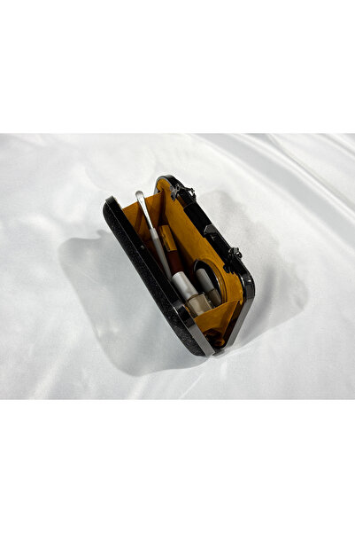 Store Чорна сумочка з блискітками та деталями