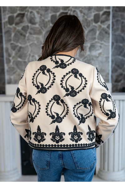 MODA Nakış işlemeli ceket