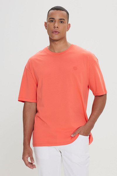 AC&Co / Altınyıldız Classics تي شيرت رجالي من Coral Loose Fit فضفاض 100% قطن مطبوع برقبة دائرية