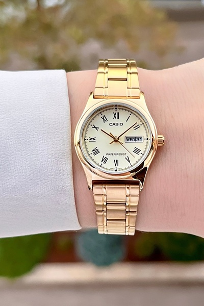 Casio Gold Color Calendar Women's Wristwatch