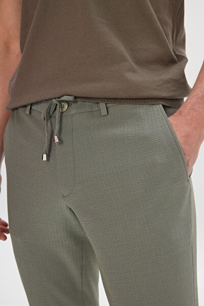 AC&Co / Altınyıldız Classics Erkek Haki Slim Fit Dar Kesim Beli Bağlamalı Yan Cep Gofre Desenli Pantolon