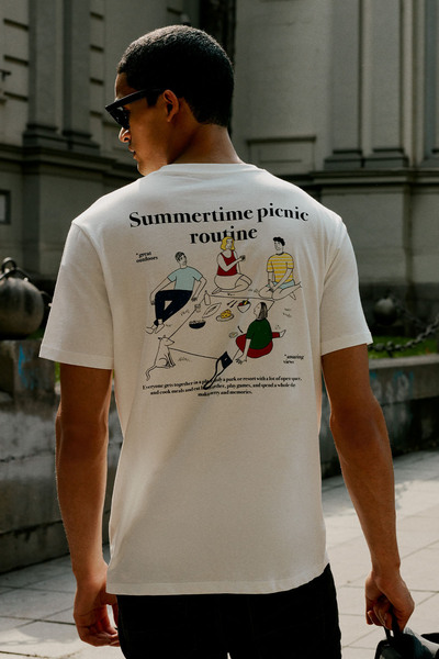 AC&Co / Altınyıldız Classics Erkek Ekru Comfort Fit Rahat Kesim %100 Pamuk Yumuşak Dokulu Baskılı Tişört