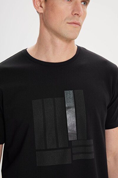 ALTINYILDIZ CLASSICS Men's Black Slim Fit Narrow Cut Crew Neck Cotton Printed T-Shirt
