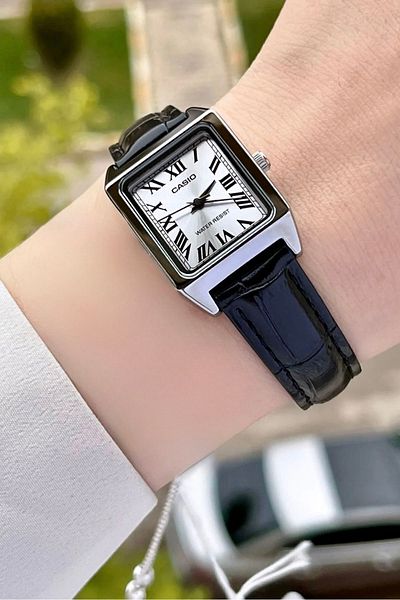 Casio Women's Wrist Watch with Silver Band Black Color