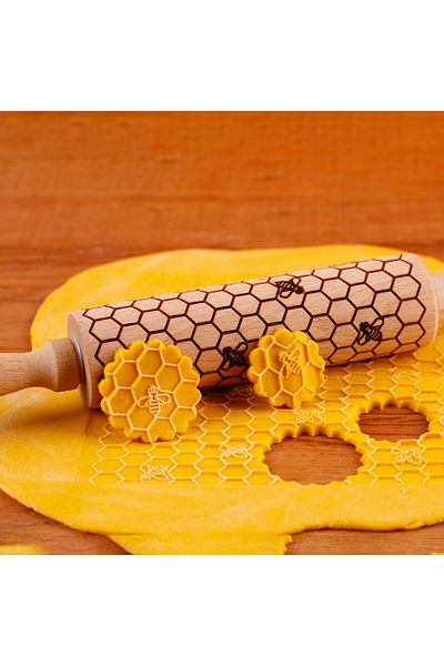 Arjmide 1pc 13.7in Wooden Honeycomb Pattern Embossed Rolling Pin For Kitchen Pastry Baking Tools Bee Deep...