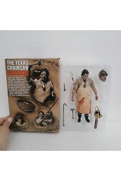 Hot Toys صندوق نيكا مجسم الذكرى السنوية الأربعين Ultimate Leatherface Classic Terror Pennywise 1990 Joker Action