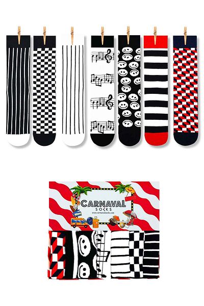 CARNAVAL SOCKS Комплект от 7 черно-бели чорапи в стил „стара школа“