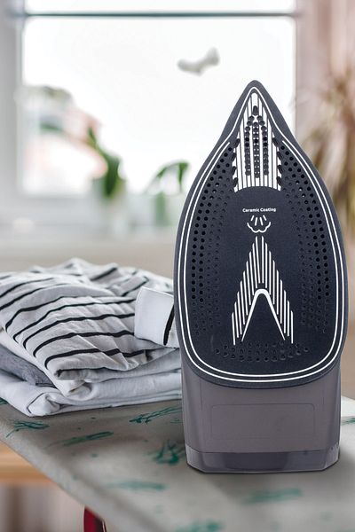 Kiwi Ksi-6347 smart steam iron 3200w
