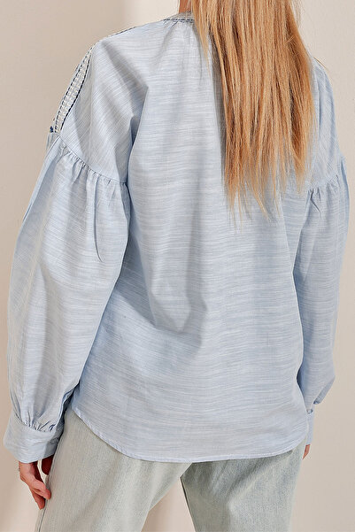 VAGGON Γυναικεία μπλούζα από βαμβακερή μπλούζα με μπλε λαιμόκοψη με κέντημα στους ώμους